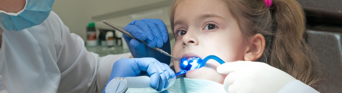 WHEN TO TAKE A CHILD TO THE DENTIST FOR THE FIRST TIME